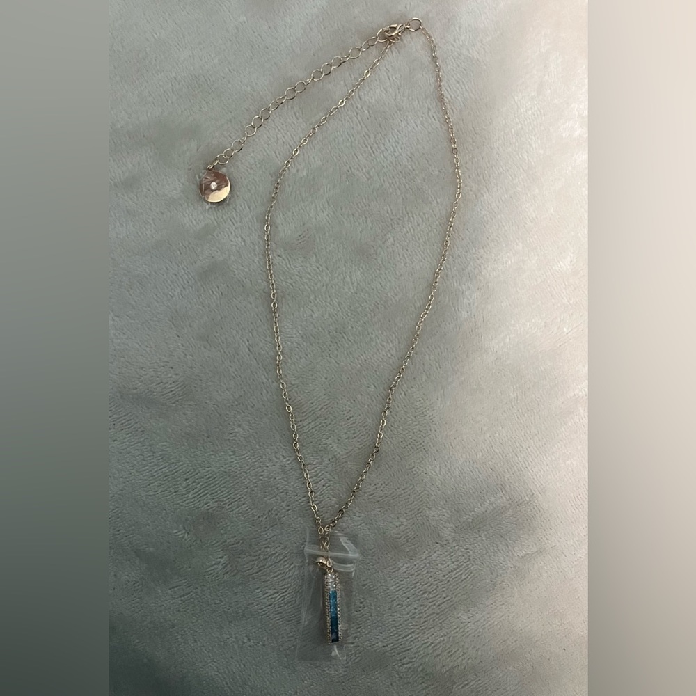 NWT💎VINCE CAMUTO Blue Ombre CZ Bar Necklace, Gold w/Blue & Clear stones - Picture 7 of 13